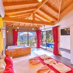 Вилла İslamlar 1 Bedroom Secluded With Private Pool Hot Tub *